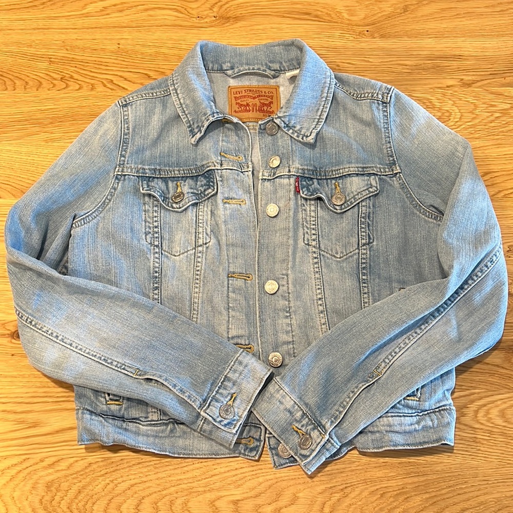 🌻Levi’s Denim Jacket🌻